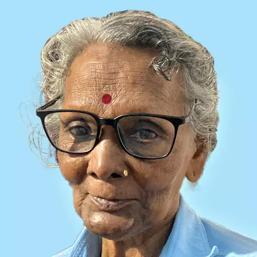 വ​യോ​ധി​ക പു​ഴ​യി​ൽ മ​രി​ച്ച നി​ല​യി​ൽ