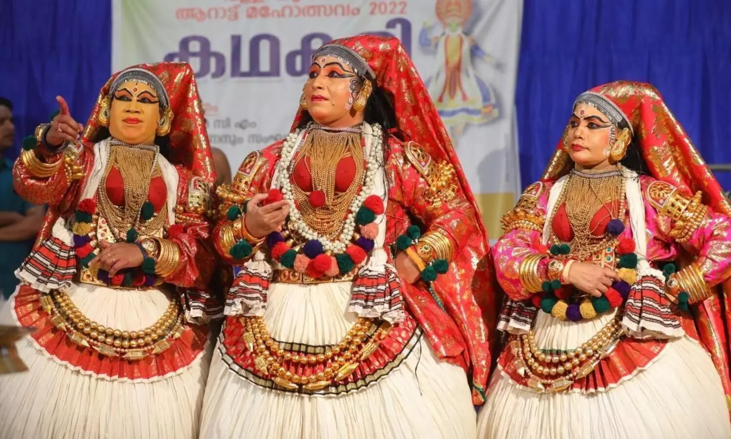 നവരസങ്ങളില്‍ ദമയന്തി; അരങ്ങില്‍ മിനുങ്ങി ജില്ലാ കലക്ടര്‍