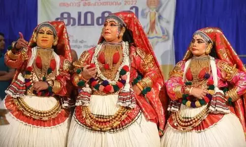 നവരസങ്ങളില്‍ ദമയന്തി; അരങ്ങില്‍ മിനുങ്ങി ജില്ലാ കലക്ടര്‍