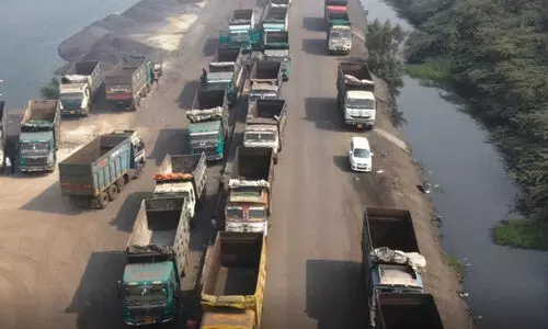 രാജ്യത്തെ ആദ്യ ഉരുക്ക് റോഡ് സൂറത്തിൽ