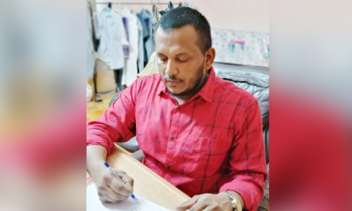 ഗാ​ന​ര​ച​ന രം​ഗ​ത്ത് വ​ർ​ഷ​ങ്ങ​ളു​ടെ ത​ഴ​ക്ക​വു​മാ​യി ബാ​പ്പു​ട്ടി നാ​ല​ക​ത്ത്