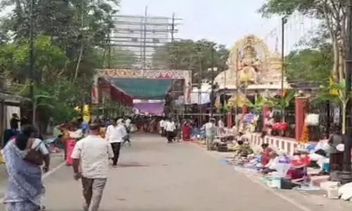കർണാടകയിൽ ക്ഷേത്രപരിസരത്തെ മുസ്ലിം കച്ചവടക്കാരെ ബഹിഷ്കരിക്കുന്നത് വ്യാപിക്കുന്നു