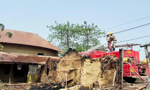 ബിർഭും അക്രമത്തിൽ 21 പേരെ പ്രതിയാക്കി സി.ബി.ഐ ബിർഭും അക്രമത്തിൽ 21 പേരെ പ്രതിയാക്കി സി.ബി.ഐ