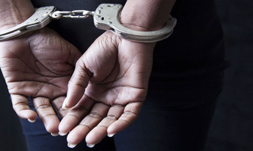 ബലാത്സംഗം ചെയ്ത് കൊലപ്പെടുത്തിയ വിദ്യാർഥിനിയെ വീട്ടിൽ കെട്ടിത്തൂക്കി; 23കാരൻ അറസ്റ്റിൽ