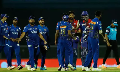 പതിവുപോലെ തോറ്റ് തുടങ്ങി മുംബൈ; കാ​പി​റ്റ​ൽ​സി​ന് നാ​ല് വി​ക്ക​റ്റ് ജ​യം