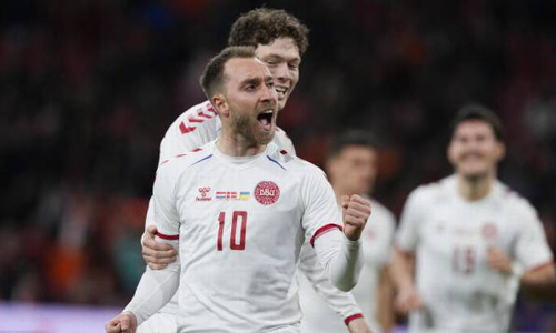 ഹൃദയങ്ങളിലേക്കൊരു ഗോൾ; ഗോ​ള​ടി​ച്ച് ക്രി​സ്റ്റ്യ​ൻ എ​റി​ക്സ​ണിന്റെ തി​രി​ച്ചു​വ​ര​വ് - വിഡിയോ