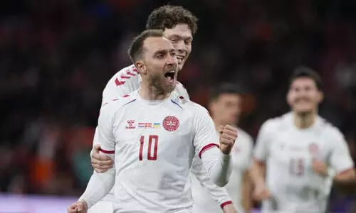 ഹൃദയങ്ങളിലേക്കൊരു ഗോൾ; ഗോ​ള​ടി​ച്ച് ക്രി​സ്റ്റ്യ​ൻ എ​റി​ക്സ​ണിന്റെ തി​രി​ച്ചു​വ​ര​വ് - വിഡിയോ