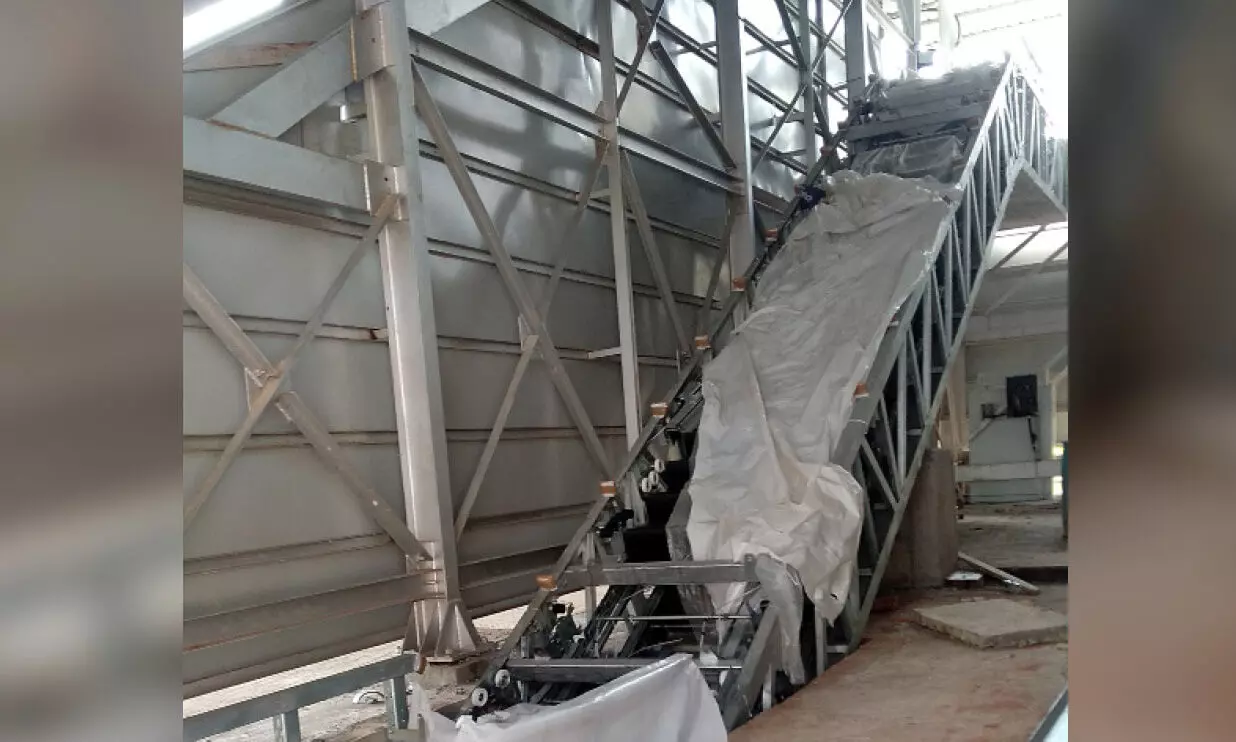 കണ്ണൂർ റെയിൽവേ സ്റ്റേഷനിൽ പുതിയ എസ്കലേറ്റർ കണ്ണൂർ റെയിൽവേ സ്റ്റേഷനിൽ പുതിയ എസ്കലേറ്റർ