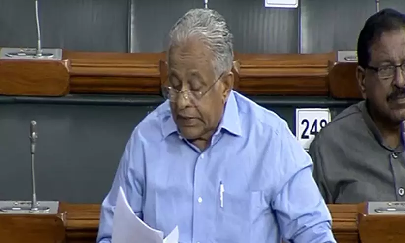 മലബാർ സമര നായകരെ രക്തസാക്ഷികളുടെ പട്ടികയിൽ നിന്ന് വെട്ടിമാറ്റിയതിൽ ലോക്സഭയിൽ പ്രതിഷേധവുമായി ബഷീർ മലബാർ സമര നായകരെ രക്തസാക്ഷികളുടെ പട്ടികയിൽ നിന്ന് വെട്ടിമാറ്റിയതിൽ ലോക്സഭയിൽ പ്രതിഷേധവുമായി ബഷീർ