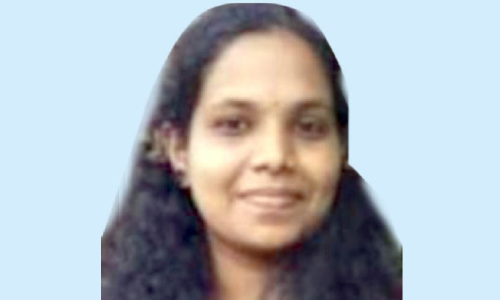 ട്രെയിൻ തട്ടി യുവതി മരിച്ചു