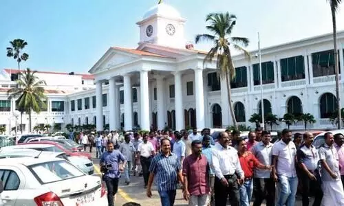 govt employees govt employees