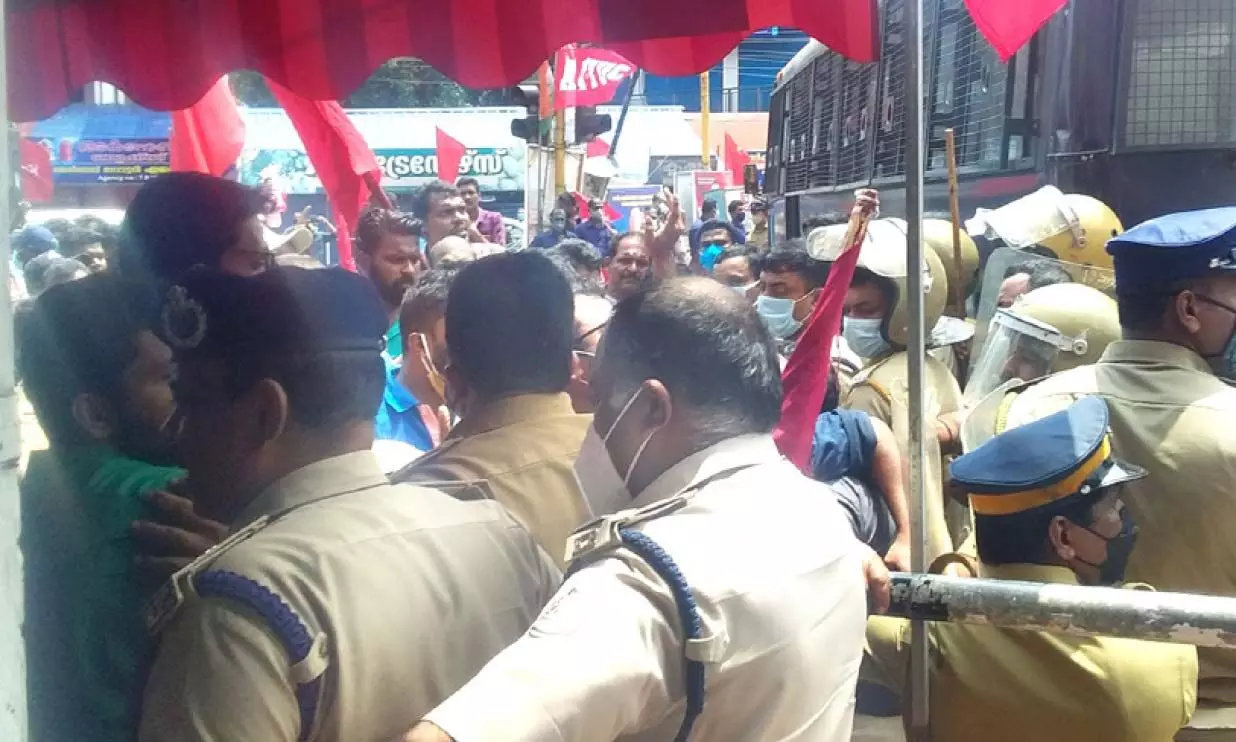 മുദ്രാവാക്യം വിളിയുടെ പേരില്‍ സി.പി.എം-സി.പി.ഐ കൈയാങ്കളി; കല്ലേറ്