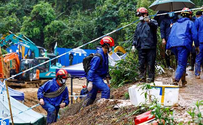 ചൈനീസ് വിമാനത്തിന്റെ കൂടുതൽ അവശിഷ്ടങ്ങൾ കണ്ടെത്തി ചൈനീസ് വിമാനത്തിന്റെ കൂടുതൽ അവശിഷ്ടങ്ങൾ കണ്ടെത്തി