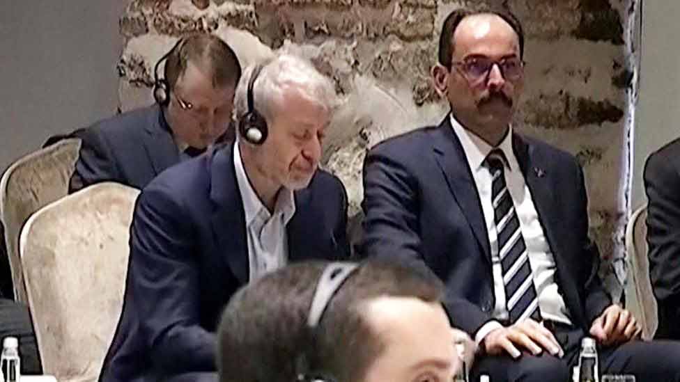 റഷ്യ-യുക്രെയ്ൻ ചർച്ചയിൽ അബ്രമോവിചും റഷ്യ-യുക്രെയ്ൻ ചർച്ചയിൽ അബ്രമോവിചും