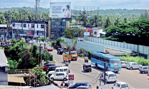 നോക്കുകുത്തിയായിരുന്ന തിരൂരിലെ രണ്ടാമത്തെ പാലത്തിനും ശാപമോക്ഷം