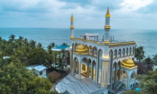 കോർണിഷ് മസ്ജിദ് നാടിന് സമർപ്പിച്ചു