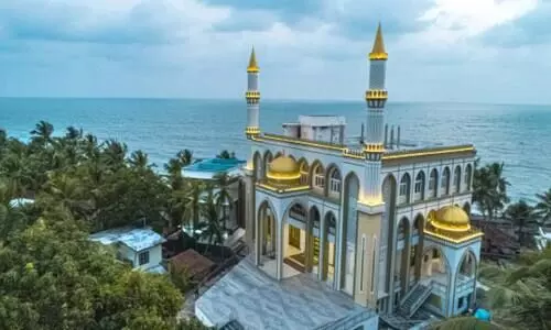 കോർണിഷ് മസ്ജിദ് നാടിന് സമർപ്പിച്ചു