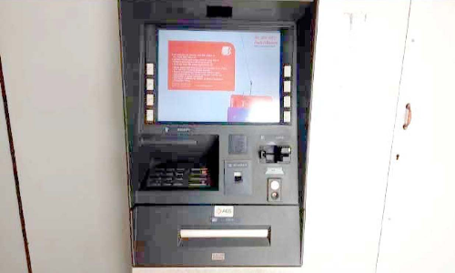 മേപ്പാടിയിലെ എ.ടി.എമ്മുകളിൽ പണമില്ല, നട്ടംതിരിഞ്ഞ് ജനം