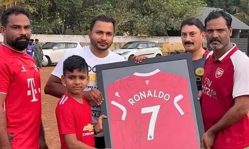 ക്രിസ്റ്റ്യാനോ റൊണാൾഡോയുടെ കൈയൊപ്പ് ചാർത്തിയ ജഴ്സി ചാലിശ്ശേരി ജി.സി.സി ക്ലബിന് സ്വന്തം