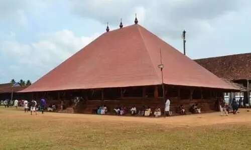 കൂത്തമ്പലങ്ങളിൽ ഇന്നും തുടരുന്ന അയിത്തം