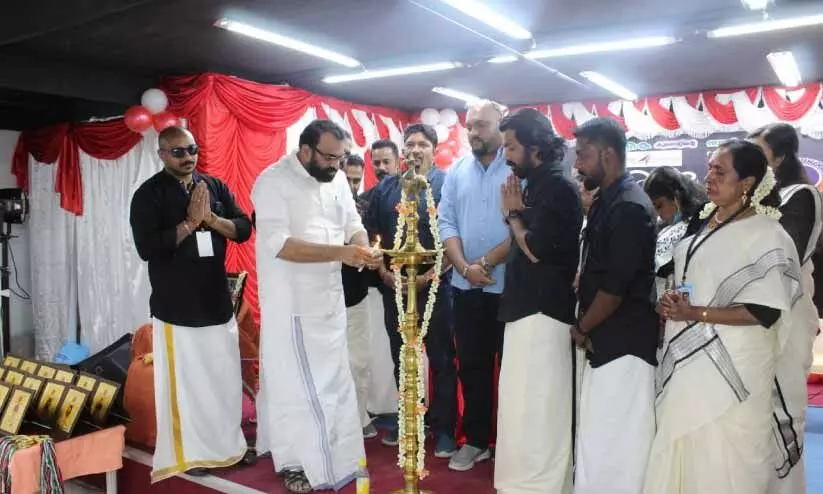 അമ്മക്കിളിക്കൂട് മെഗാഷോ