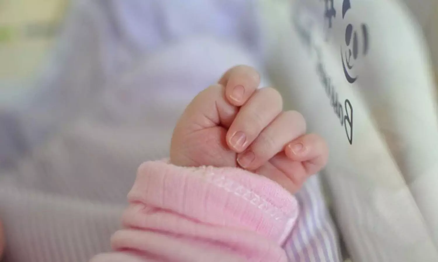 മൂന്ന് മാസം പ്രായമുള്ള കുഞ്ഞിനെ വിറ്റ പിതാവടക്കം 11 പേർ പിടിയിൽ; കൈമാറ്റം ചെയ്യപ്പെട്ടത് ഏഴ് തവണ