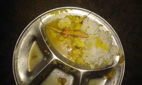 ബിഹാറിൽ സർക്കാർ സ്കൂളിലെ ഉച്ച ഭക്ഷണത്തിൽ ചത്ത പല്ലി