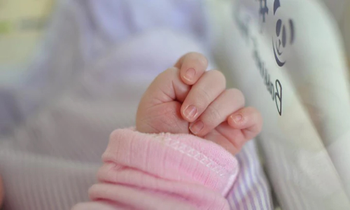 മൂന്ന് മാസം പ്രായമുള്ള കുഞ്ഞിനെ വിറ്റ പിതാവടക്കം 11 പേർ പിടിയിൽ; കൈമാറ്റം ചെയ്യപ്പെട്ടത് ഏഴ് തവണ മൂന്ന് മാസം പ്രായമുള്ള കുഞ്ഞിനെ വിറ്റ പിതാവടക്കം 11 പേർ പിടിയിൽ; കൈമാറ്റം ചെയ്യപ്പെട്ടത് ഏഴ് തവണ