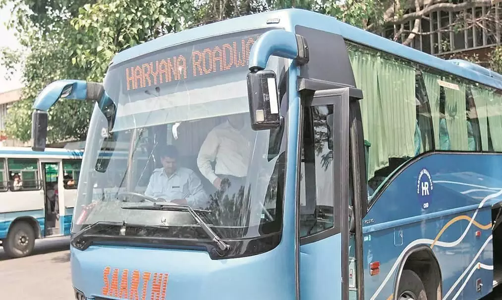 ഹരിയാനയിൽ ദേശീയ പണിമുടക്കിൽ പങ്കെടുക്കാൻ വിസമ്മതിച്ചതിന് ഡ്രൈവർക്കും കണ്ടക്ടർക്കും നേരെ ആക്രമണം ഹരിയാനയിൽ ദേശീയ പണിമുടക്കിൽ പങ്കെടുക്കാൻ വിസമ്മതിച്ചതിന് ഡ്രൈവർക്കും കണ്ടക്ടർക്കും നേരെ ആക്രമണം