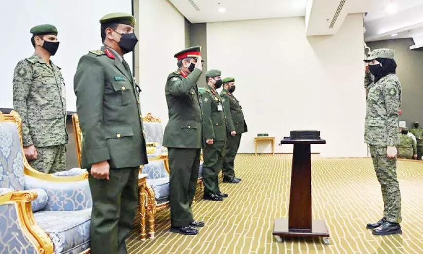 സൗദിയിൽ പരിശീലനം പൂർത്തിയാക്കിയ വനിത സൈനികരെ ആദരിക്കുന്നു സൗദിയിൽ പരിശീലനം പൂർത്തിയാക്കിയ വനിത സൈനികരെ ആദരിക്കുന്നു