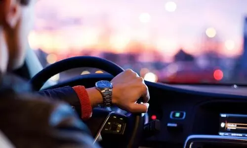 ടാ​ക്സി ഡ്രൈ​വ​ർ​മാ​ർ​ക്കും ഓ​പ്പ​റേ​റ്റ​ർ​മാ​ർ​ക്കും പു​തി​യ മാ​ർ​ഗ​നി​ർ​ദേ​ശ​ങ്ങ​ൾ