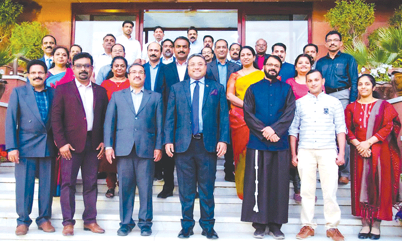 ഞാൻ കണ്ട മാലാഖ റിയാലിറ്റി ഷോ പുരസ്കാര വിതരണം ഞാൻ കണ്ട മാലാഖ റിയാലിറ്റി ഷോ പുരസ്കാര വിതരണം