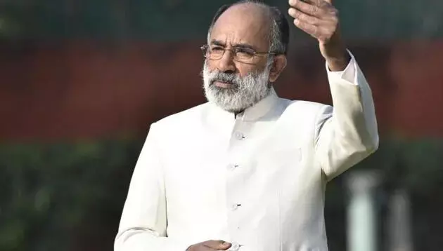 ഭരണഘടനാ ആമുഖം തിരുത്താനുള്ള ബിൽ കണ്ണന്താനം അവതരിപ്പിച്ചില്ല