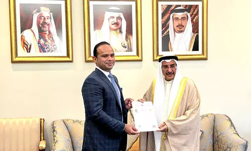 അദീബ്​ അഹമ്മദിന്​ ബഹ്​റൈൻ ഗോൾഡൻ വിസ