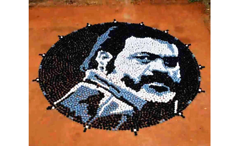 സുരേഷ് ഗോപി കഥാപാത്രം ചിരട്ടകളിൽ സൃഷ്ടിച്ച് ജയേഷ്