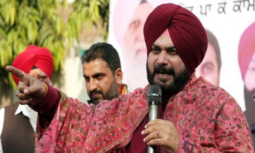 പഞ്ചാബിലെ ക്രമസമാധാന തകർച്ച; ആപിനെതിരെ സിദ്ദു