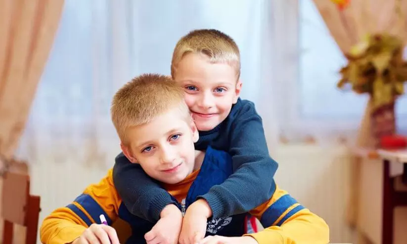 ഓട്ടിസം നേരത്തെ തിരിച്ചറിയാം; രക്ഷിതാക്കൾ അറിയേണ്ട കാര്യങ്ങൾ