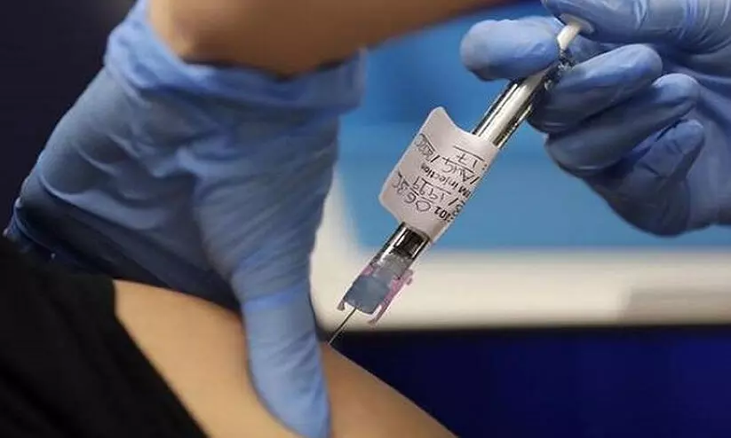 അധികൃതരെ കബളിപ്പിച്ച് 87 തവണ കോവിഡ് വാക്സിനെടുത്തു; ഒടുവിൽ ജർമൻ വയോധികൻ പിടിയിൽ അധികൃതരെ കബളിപ്പിച്ച് 87 തവണ കോവിഡ് വാക്സിനെടുത്തു; ഒടുവിൽ ജർമൻ വയോധികൻ പിടിയിൽ