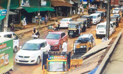 എകരൂലില്‍ പൈപ്പുകള്‍ മാറ്റിസ്ഥാപിച്ചില്ല; സംസ്ഥാന പാത നവീകരണ പ്രവൃത്തി സ്തംഭിച്ചു