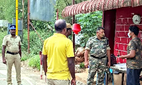 മാവോവാദികൾ തോക്കുകളുമായി എത്തിയ സംഭവം; ചെക്ക്പോസ്റ്റുകളിൽ പരിശോധന ശക്തമാക്കി