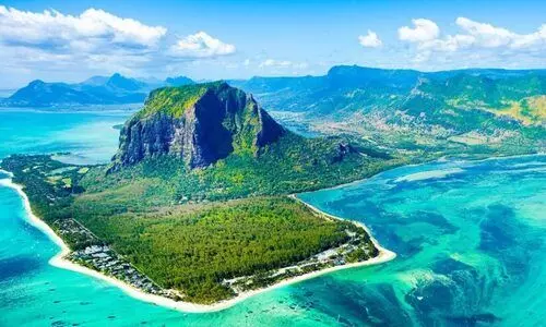 കാഴ്ചകളും അനുഭവങ്ങളും ഏറെ; ഇന്ത്യൻ സഞ്ചാരികളെ സ്വാഗതം ചെയ്ത് ആഫ്രിക്കൻ ദ്വീപ് രാജ്യം