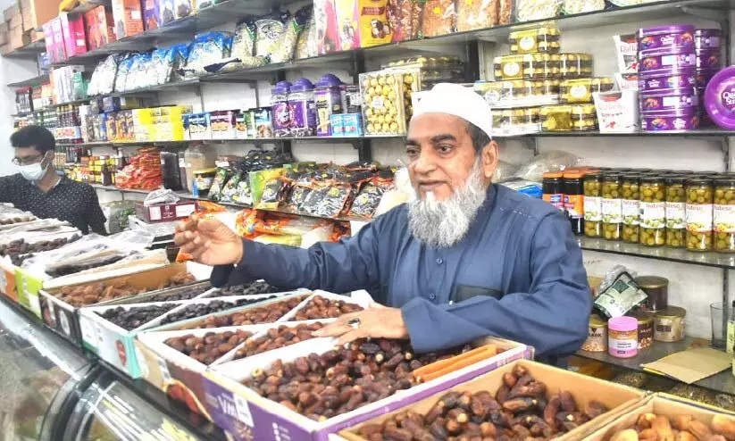 താരമായി ഈത്തപ്പഴം; അജ്വക്ക് വിലകുറഞ്ഞു താരമായി ഈത്തപ്പഴം; അജ്വക്ക് വിലകുറഞ്ഞു