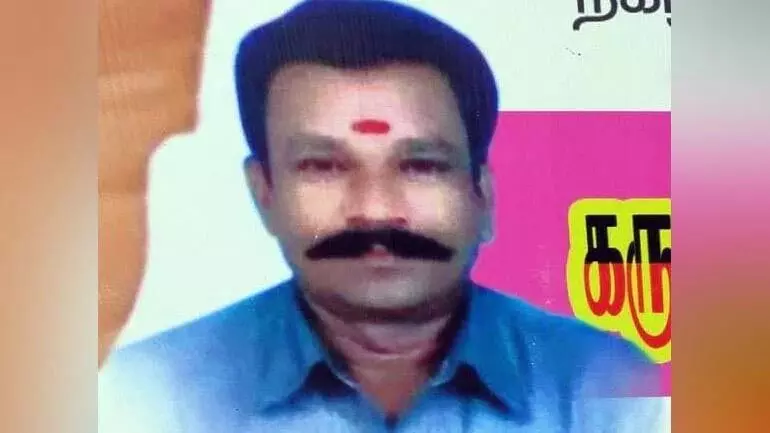 ചെന്നൈയിൽ ഡി.എം.കെ പ്രവർത്തകനെ ബസ് സ്റ്റാൻഡിനുള്ളിൽ കൊലപ്പെടുത്തി ചെന്നൈയിൽ ഡി.എം.കെ പ്രവർത്തകനെ ബസ് സ്റ്റാൻഡിനുള്ളിൽ കൊലപ്പെടുത്തി