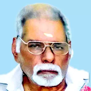 വേ​ലാ​യു​ധ​ന്‍