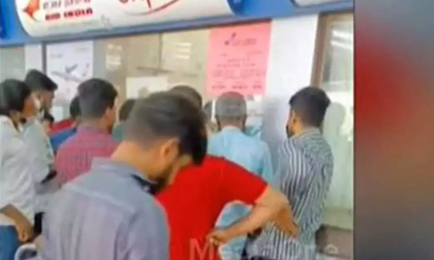 ഉച്ചക്കുള്ള കോഴിക്കോട്-ദോഹ എയർ ഇന്ത്യ വിമാനം രാവിലെ പോയി; ദുരിതത്തിലായി യാത്രക്കാർ