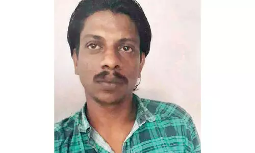 ജലാറ്റിൻ സ്റ്റിക്കുകളും ഇലക്ട്രിക് ഡിറ്റനേറ്ററുമായി പിടിയിൽ