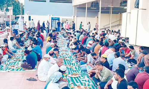 കോവിഡ്​ ആശങ്കയില്ലാതെ​ റമദാൻ; എതിരേറ്റ്​ വിശ്വാസി സമൂഹം