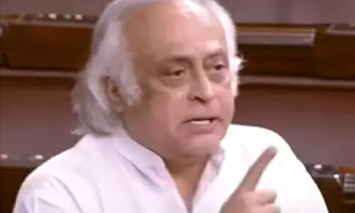 ജനസംഖ്യാ വാദവുമായി വന്ന ആർ.എസ്.എസ് താത്വികനെ കടിച്ച് കുടഞ്ഞ് ജയറാം രമേശ്