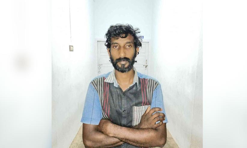 യുവതിയെ തലക്കടിച്ച് കൊലപ്പെടുത്താന് ശ്രമിച്ച പ്രതി പിടിയില്. യുവതിയെ തലക്കടിച്ച് കൊലപ്പെടുത്താന് ശ്രമിച്ച പ്രതി പിടിയില്.