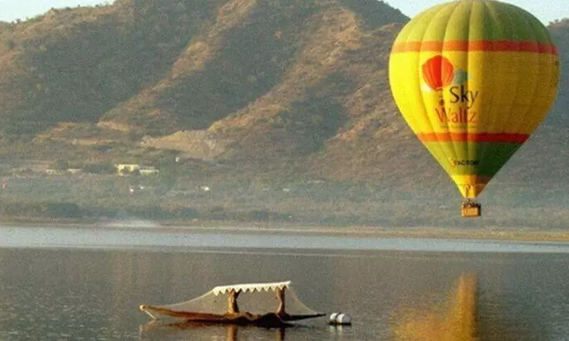 Srinagar to begin hot air balloon service